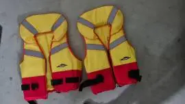 Free, Adult Lifejackets